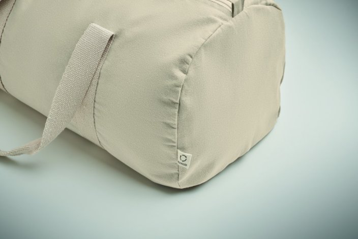 Sportovní taška z recyklované b