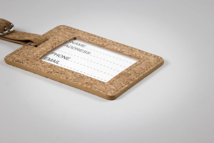 Korková visačka na zavazadla - Umístění potisku: DIGITAL INLAY, Typ potisku: Vložený digitální tisk (Plnobarevně, 45x60mm), Počet barev potisku: Plnobarevně, Počet kusů: 600