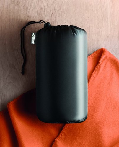 Fleecová cestovní přikrývka