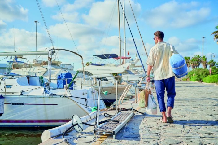 Cestovní taška 320 g - Umístění potisku: LEFT SIDE, Typ potisku: Sítotiskový transfer (max. 8 barev, 140x180mm), Počet barev potisku: 2 barvy, Počet kusů: 1500