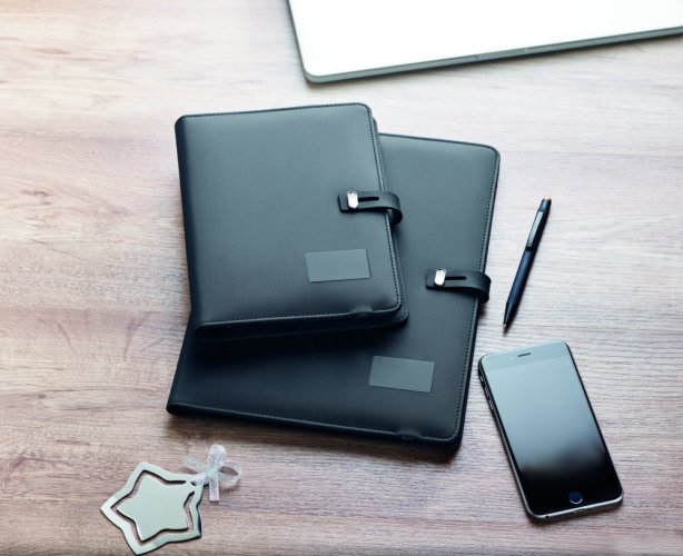 Desky s bezdrátovou nabíječkou